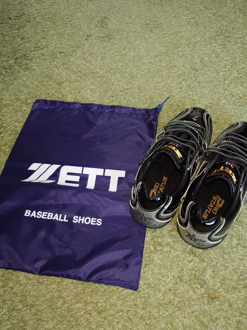 レア品！阪神タイガース矢野選手記念スパイク