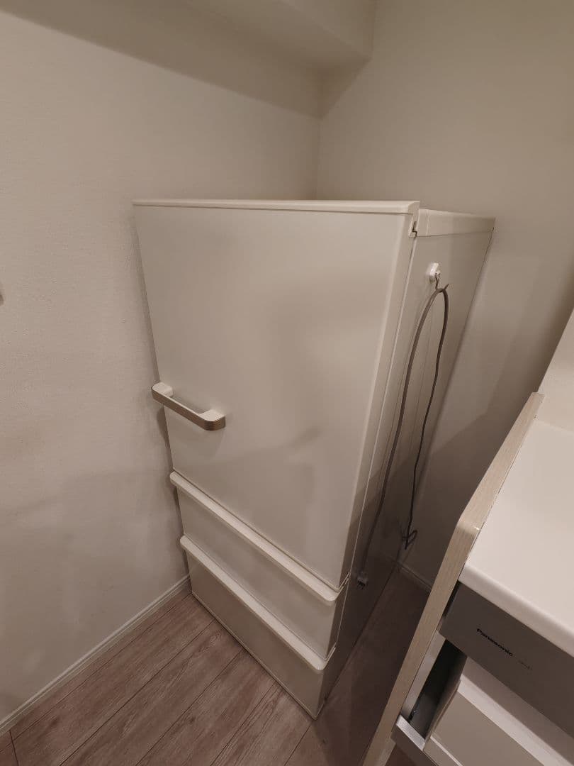 【極美品】AQUA冷凍冷蔵庫 272L 右開き AQR-27K