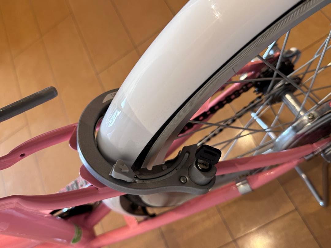 子供用　自転車 キッズ　サイクル　20インチ　前面バスケット付き