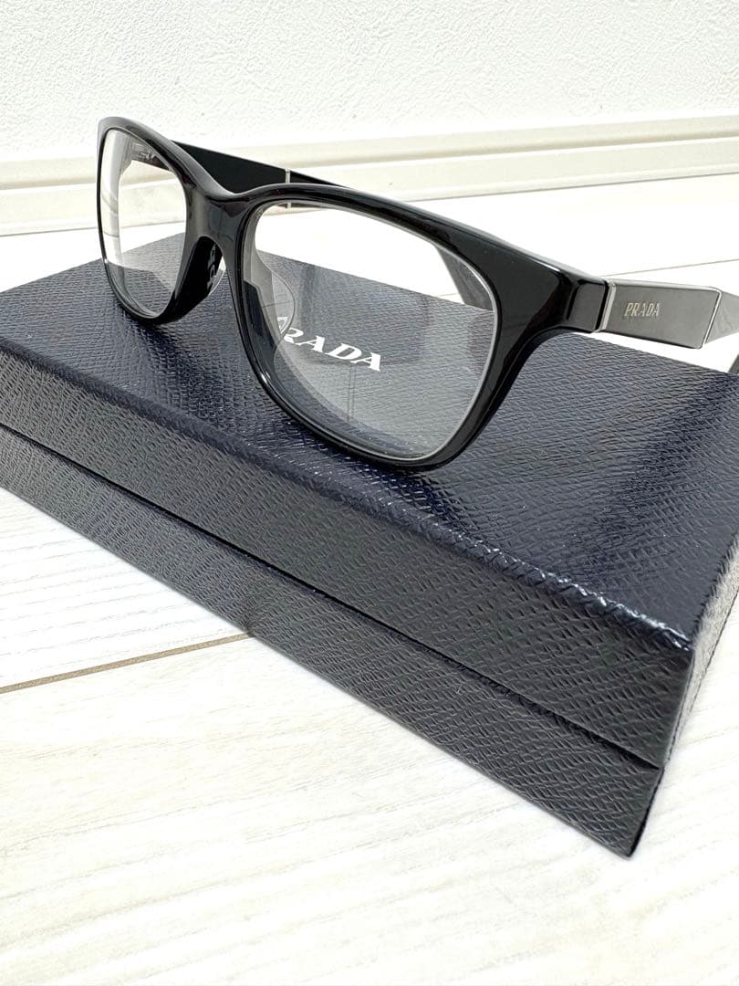 限定お値下げ中★プラダ　サングラス　眼鏡フレーム　UVレンズ　度なし　黒　定番