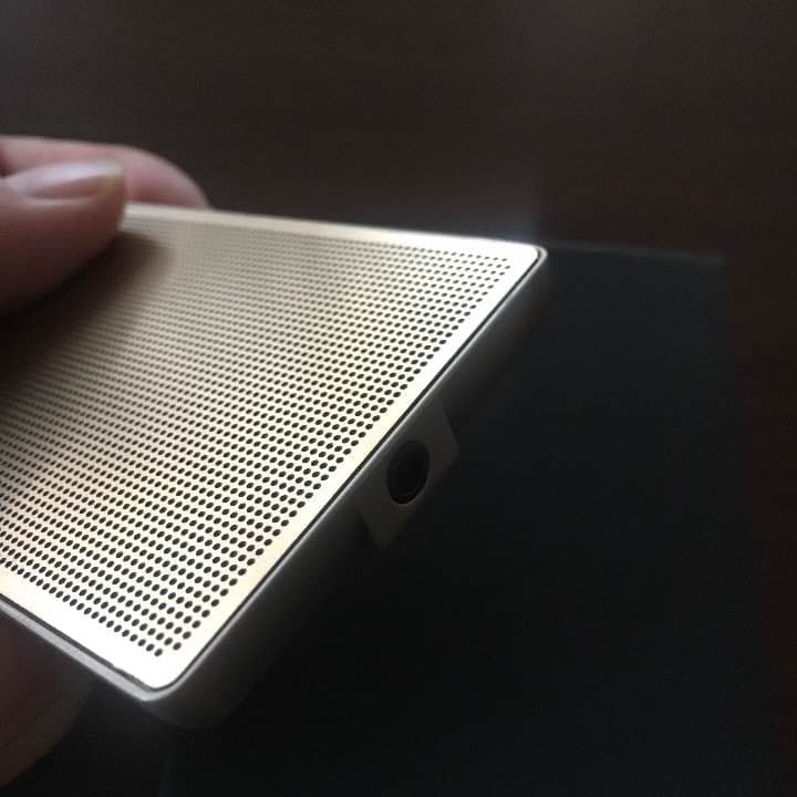 バーニーズNY  携帯スピーカー