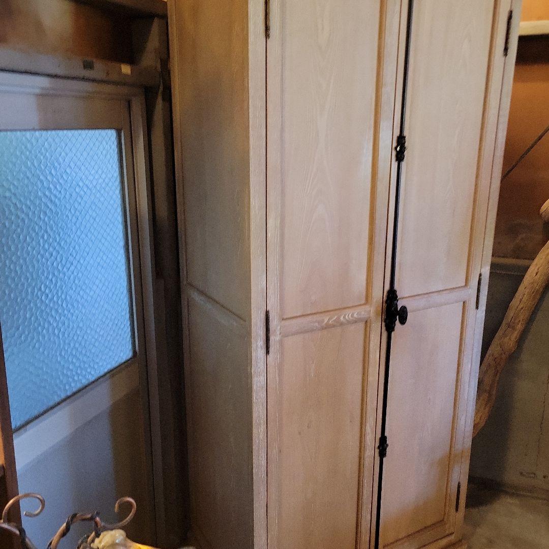 引き取り限定大型家具　アンティーク風木製ワードローブナチュラルウッド