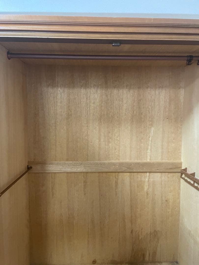 アンティーク　クローゼット