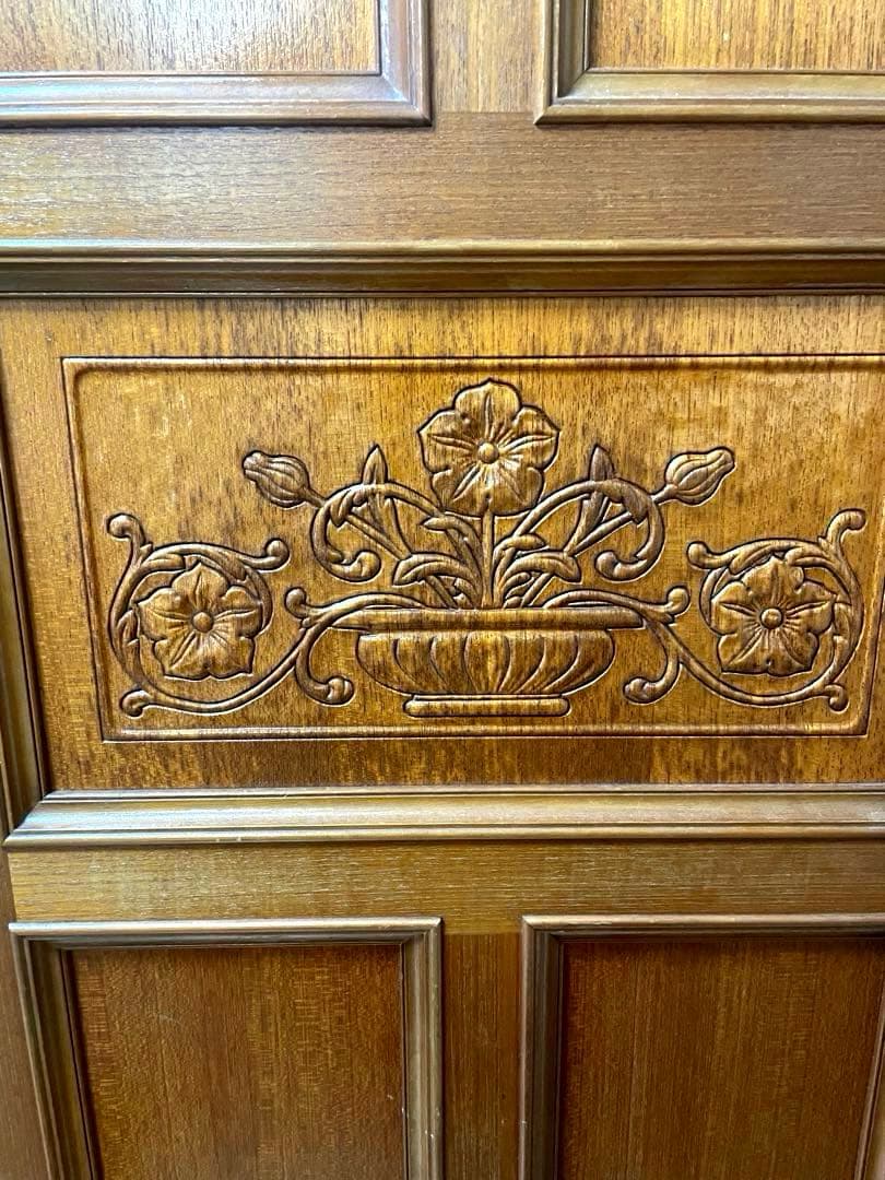 アンティーク　クローゼット