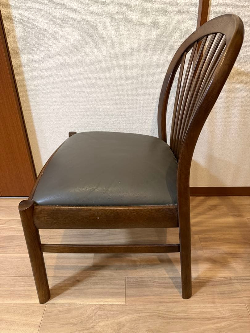 カリモク家具 ダイニングチェア 木製 レザー調座面 椅子　NO.3