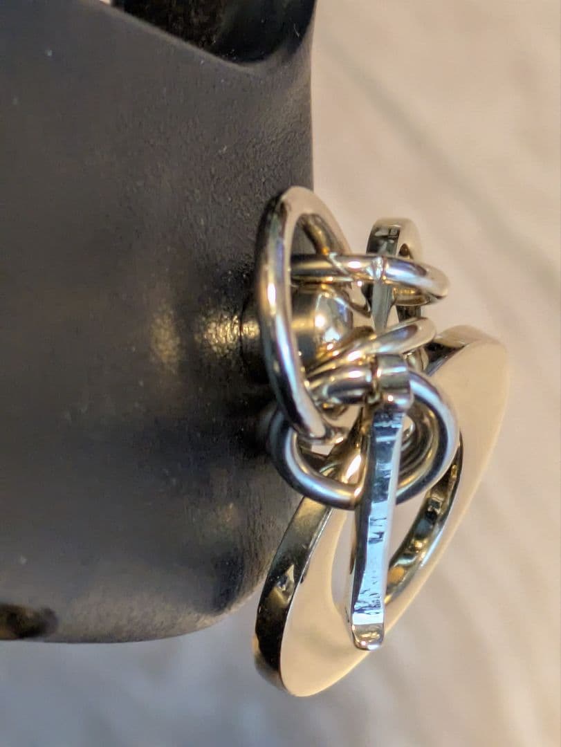 dior iPhone16 ケース チャーム付き