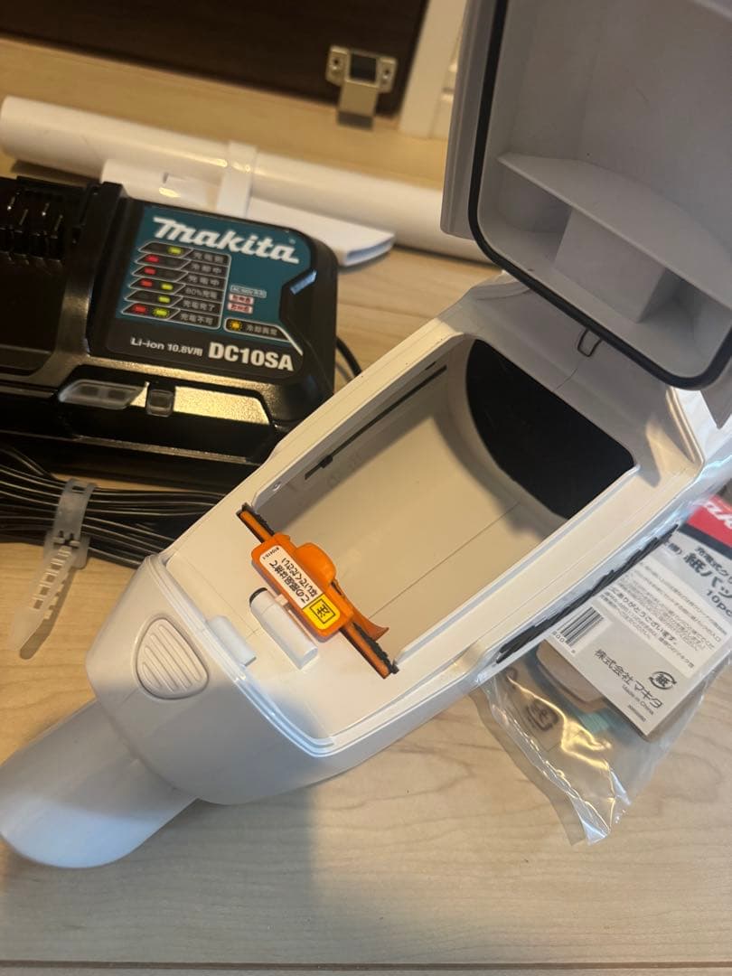 マキタ 充電式クリーナー 掃除機