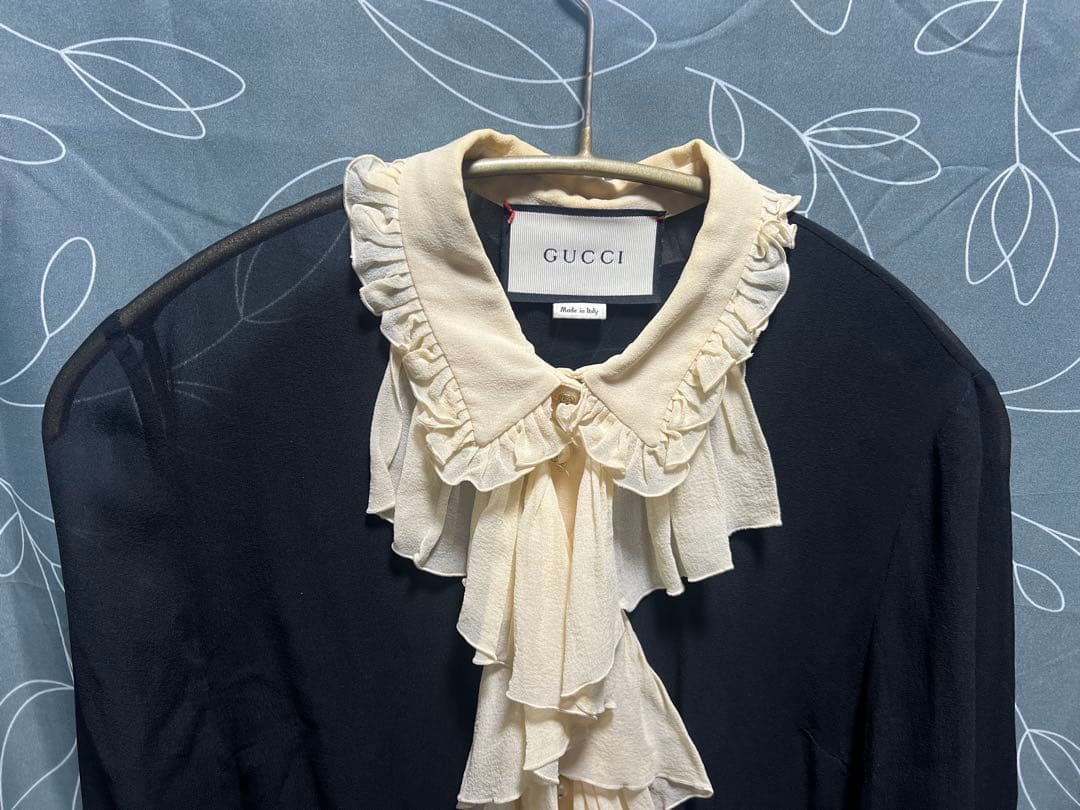 GUCCI シルクブラウス