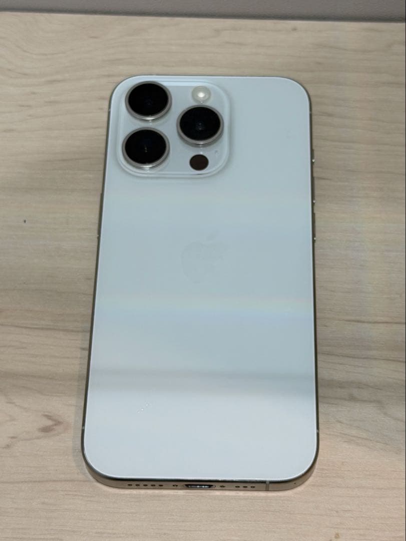 【美品】iPhone 15 pro 256GB 本体