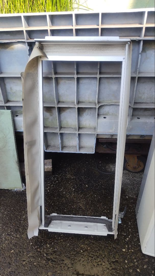 窓用エアコン ホワイト 取り付けフレーム付き