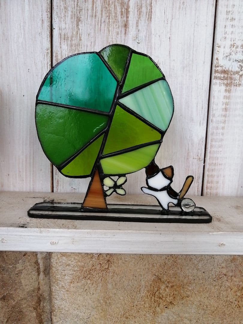 緑の木と三毛猫さん2