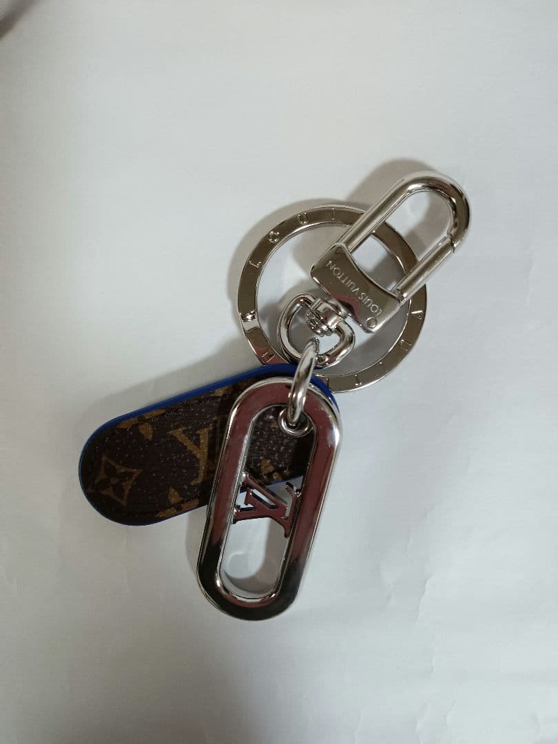 【新品】ルイヴィトン キーホルダー LVシグネチャー チェーン
