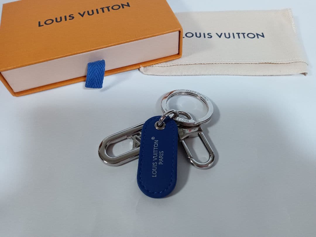【新品】ルイヴィトン キーホルダー LVシグネチャー チェーン