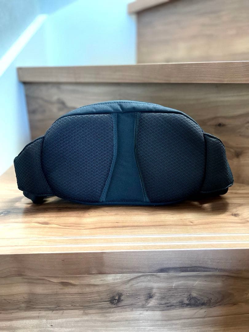 【美品】Hugoo（ハグー）ヒップシートキャリア　黒