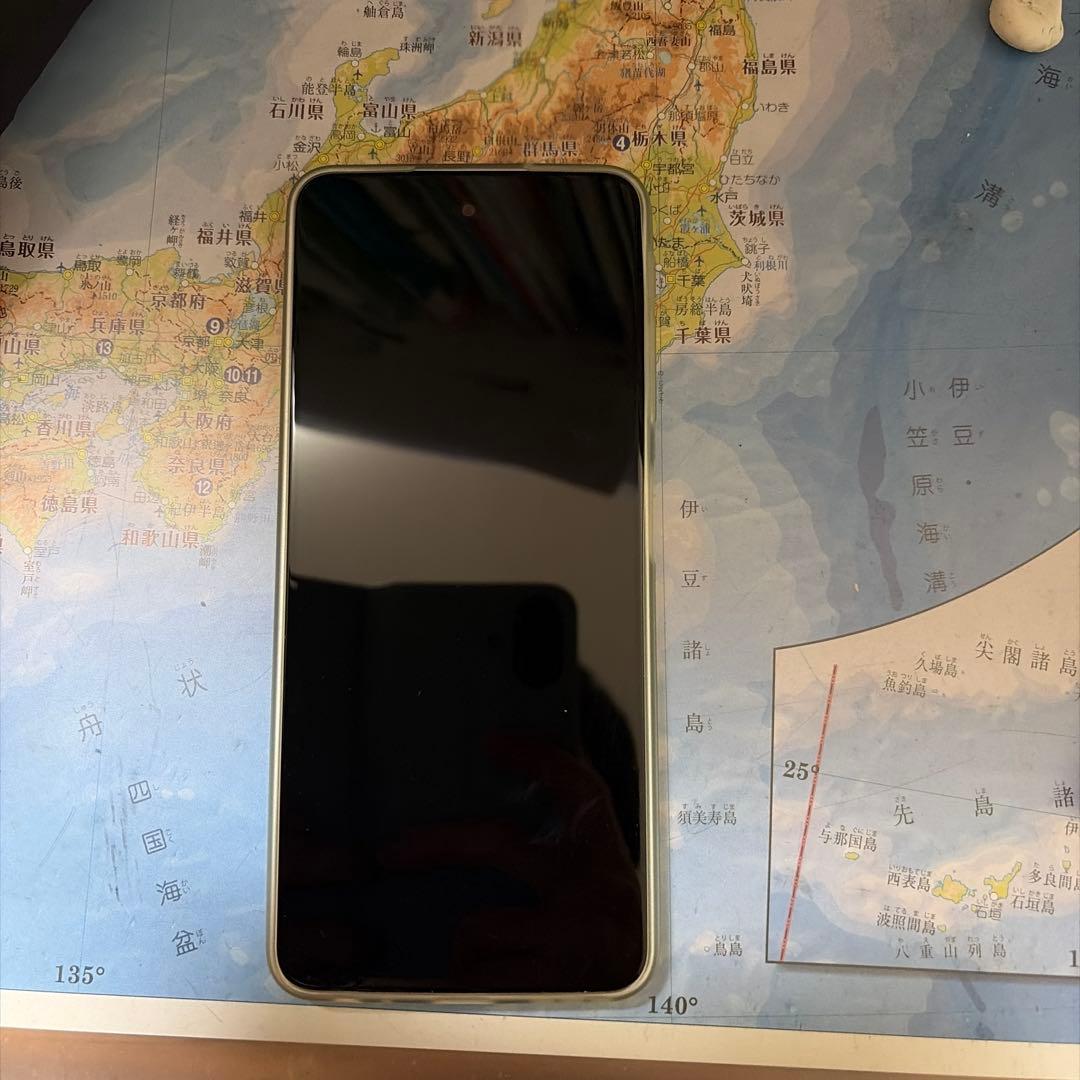 motorola トリプルカメラ スマートフォン　g52j