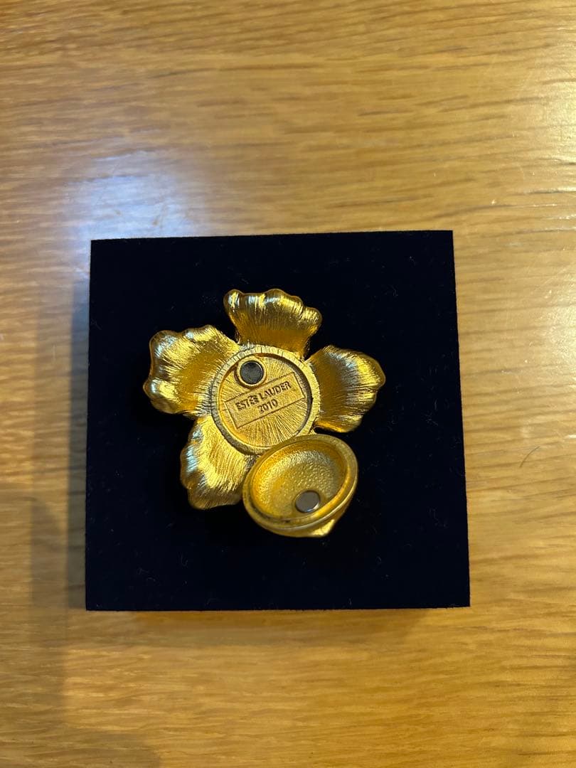 ESTEE LAUDER 練り香水　ハイビスカス