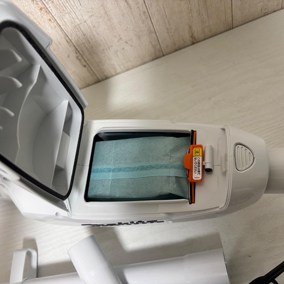 Makita CL107FD 充電式クリーナー 紙パック付き