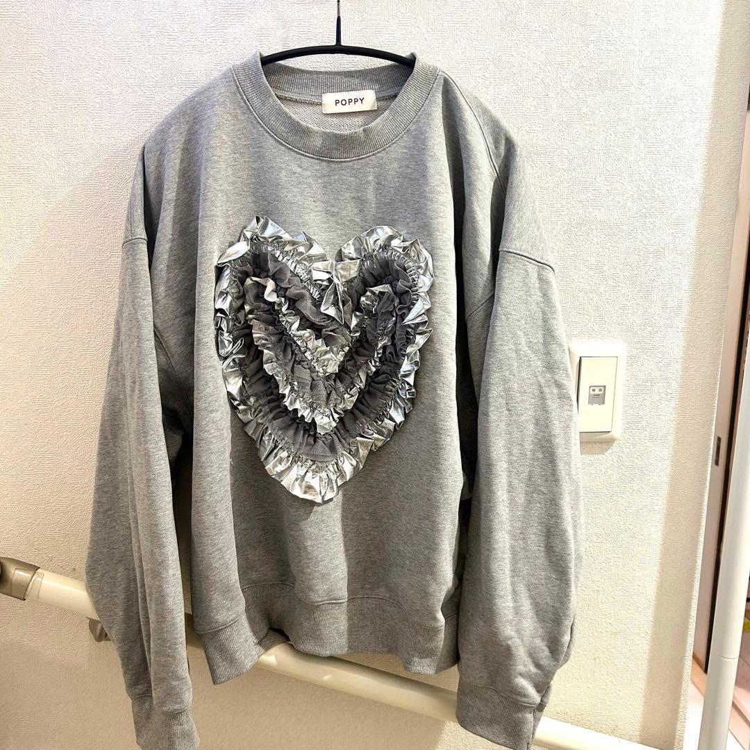POPPY ハートフリル グレー スウェット
