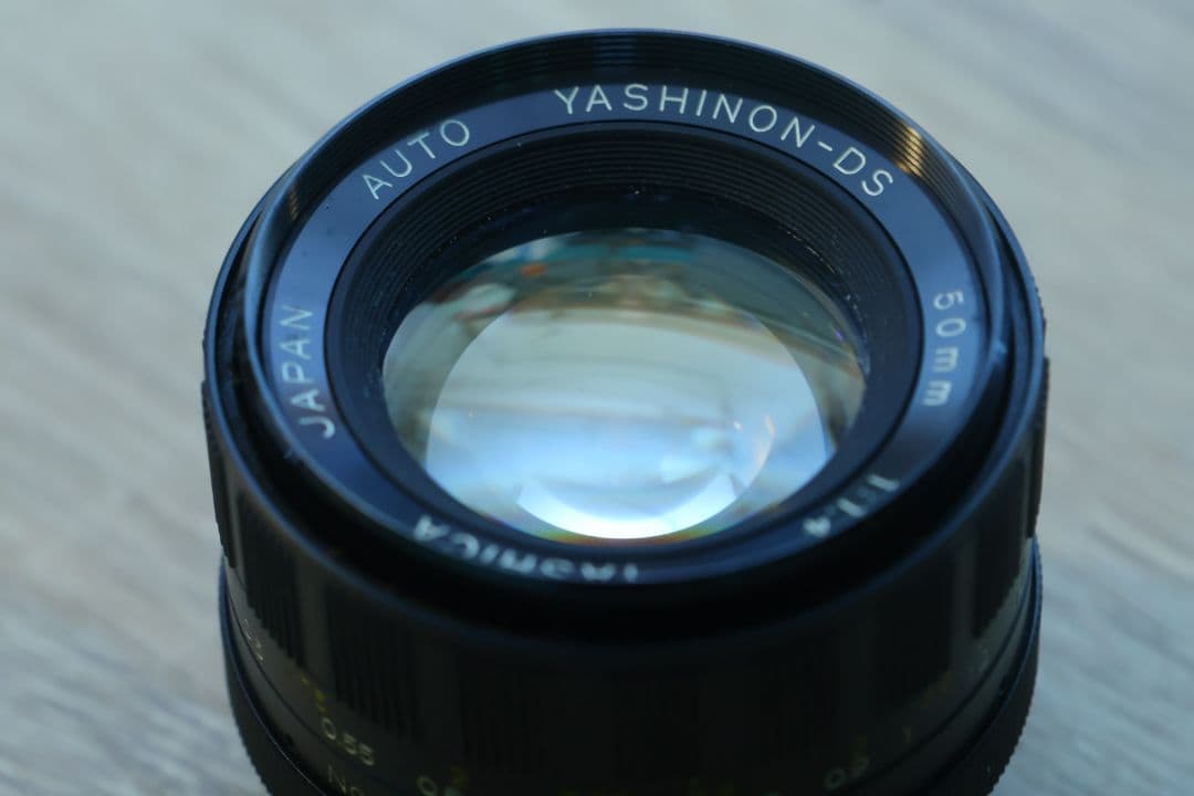 Yashica Yashinon-DS 50mm f1.4レンズ