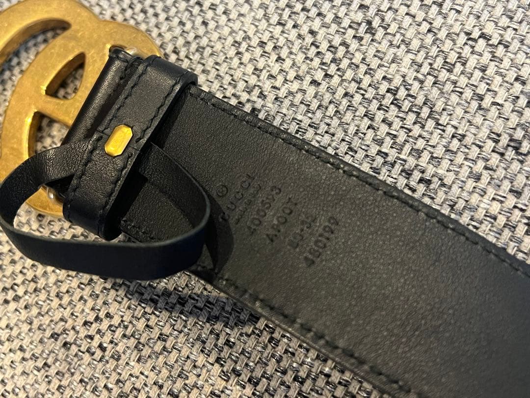 GUCCI ブラックレザーベルト GGロゴ