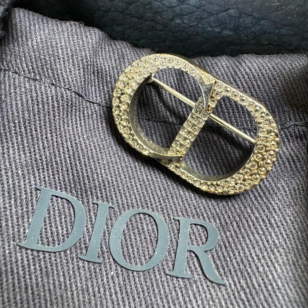 ディオール　アイコン　CD sv９２５　ブローチ