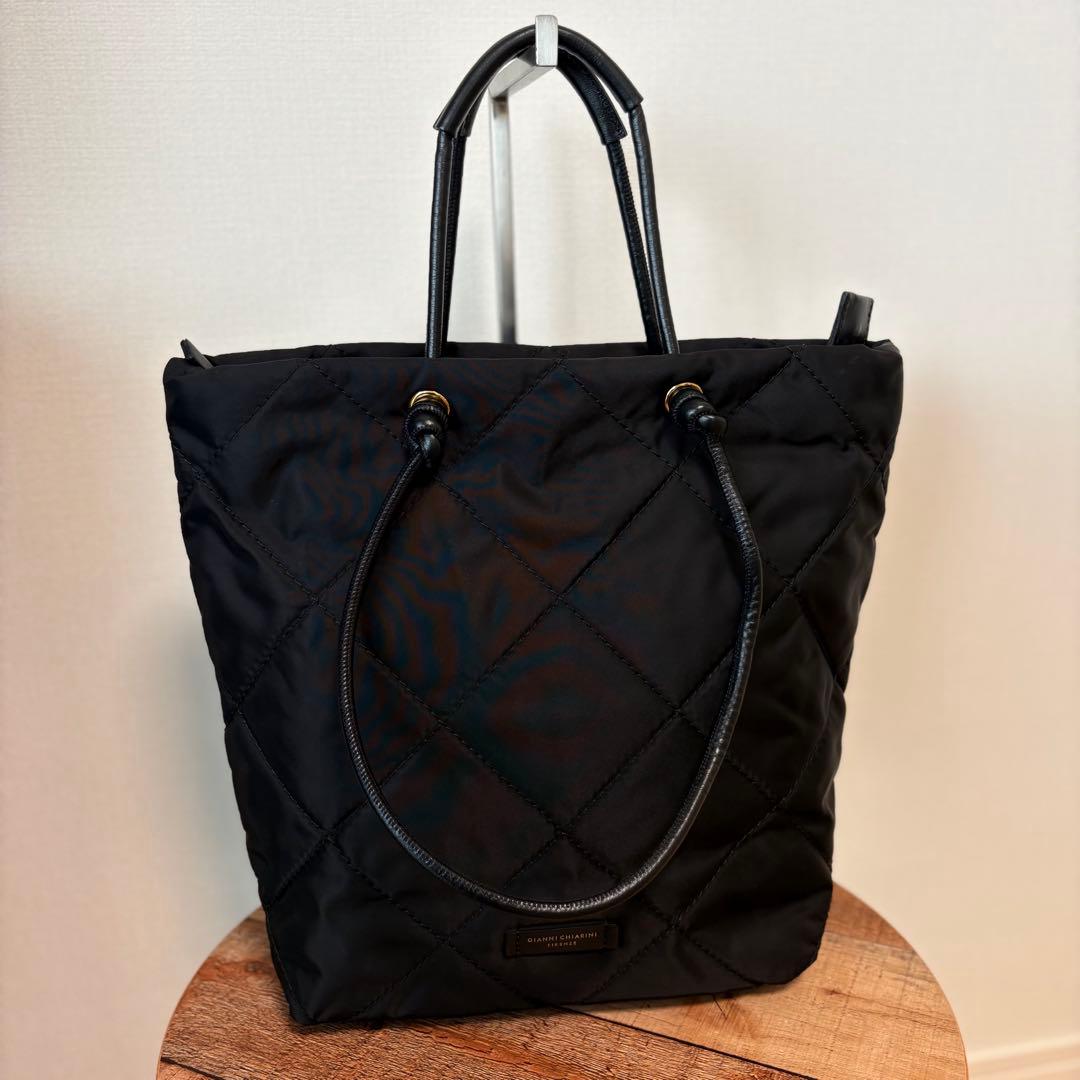 GIANNI CHIARINI キルティング ナイロントートバッグ ブラック
