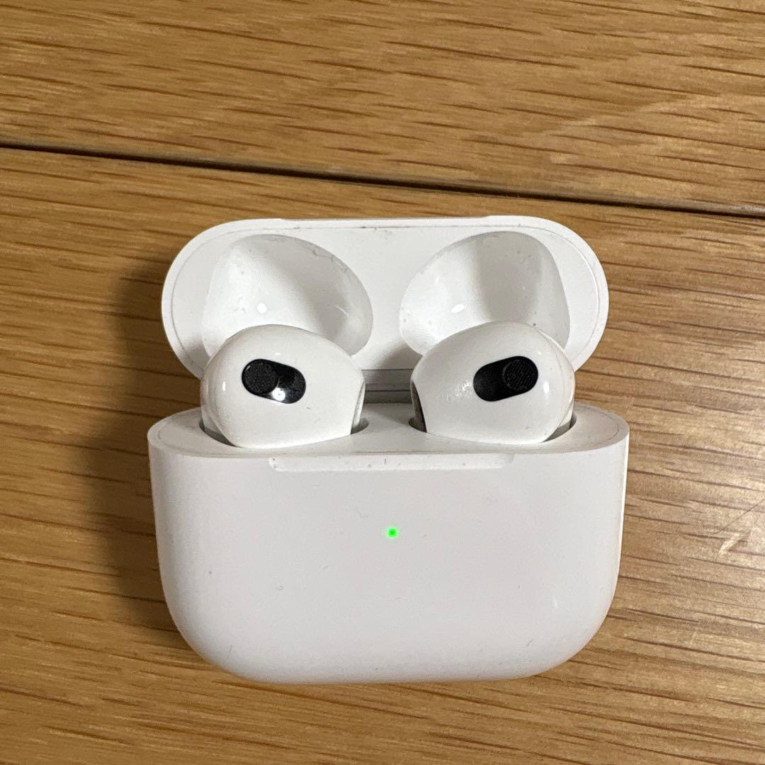 第3世代 AirPods MME73J/A イヤホン充電ケース付き 中古