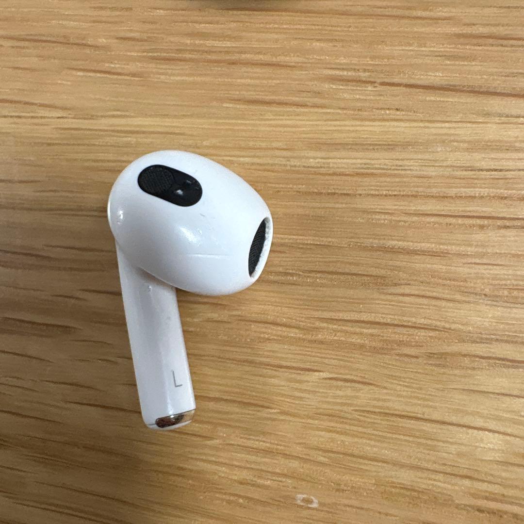 第3世代 AirPods MME73J/A イヤホン充電ケース付き 中古