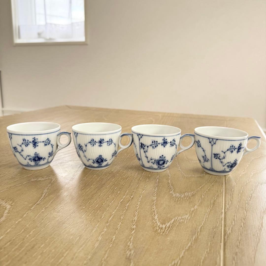 ロイヤルコペンハーゲン　カップ&ソーサー、シュガーポット&クリーマーセット