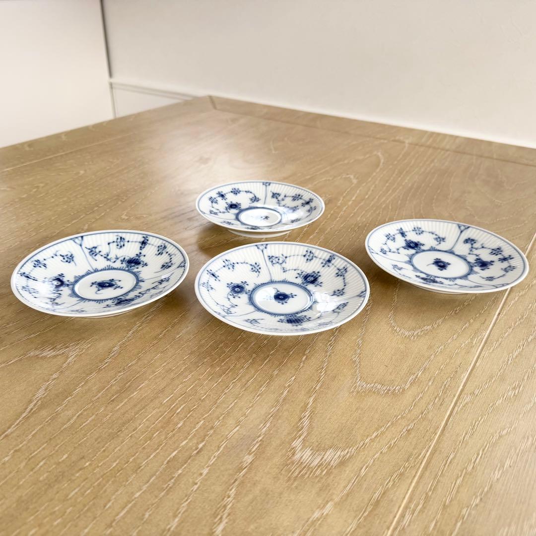 ロイヤルコペンハーゲン　カップ&ソーサー、シュガーポット&クリーマーセット