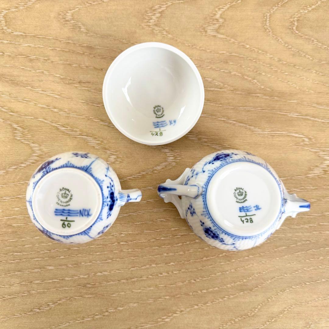 ロイヤルコペンハーゲン　カップ&ソーサー、シュガーポット&クリーマーセット