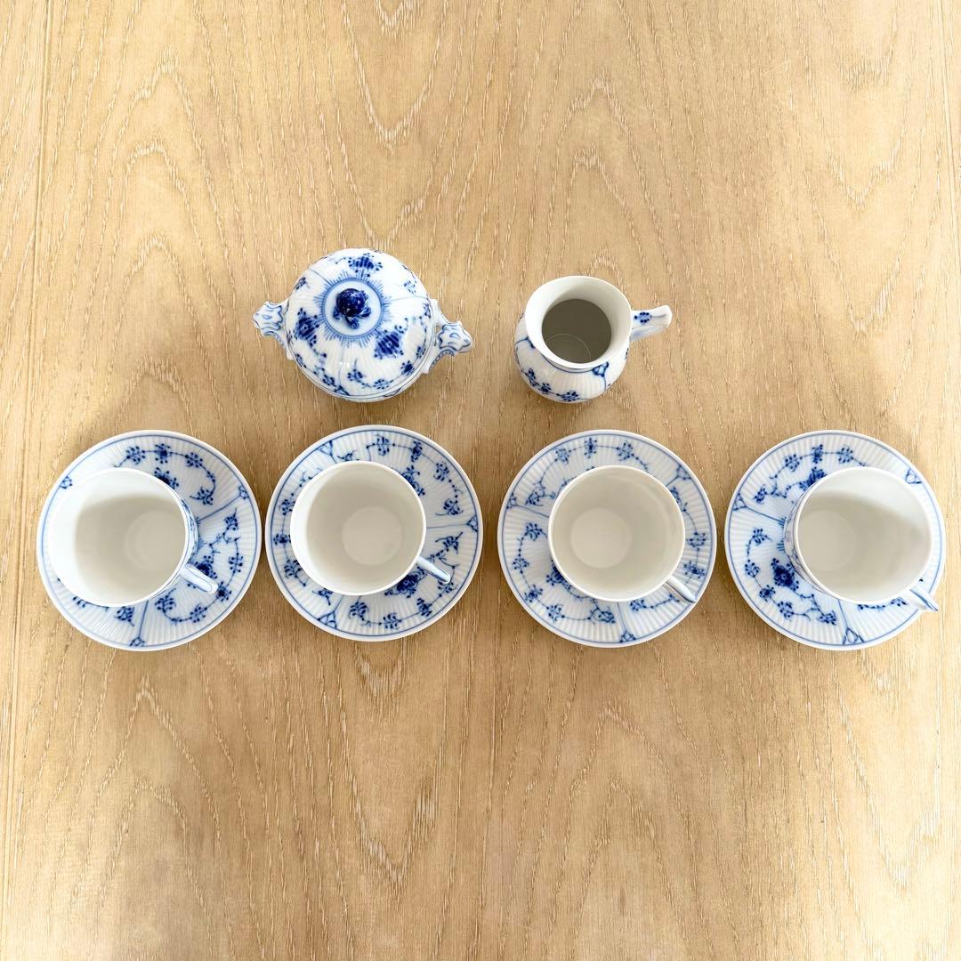 ロイヤルコペンハーゲン　カップ&ソーサー、シュガーポット&クリーマーセット