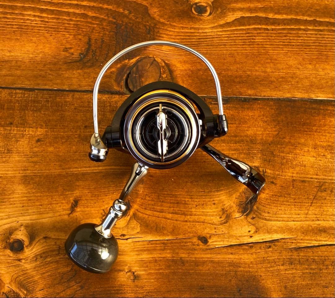 スピニングリール　5000番　ショアジギング　シーバス　サーフ　パワーハンドル