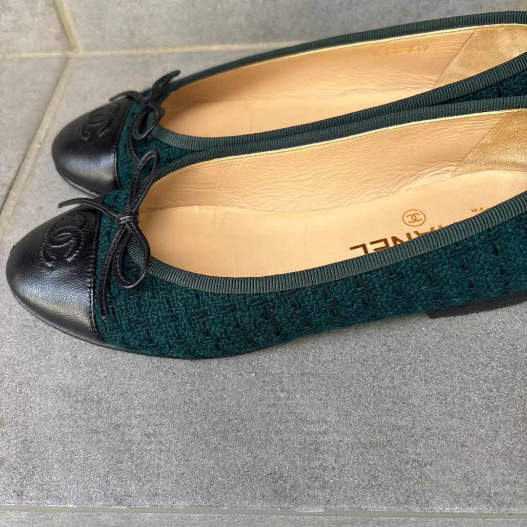 CHANEL ダークグリーン フラットシューズ