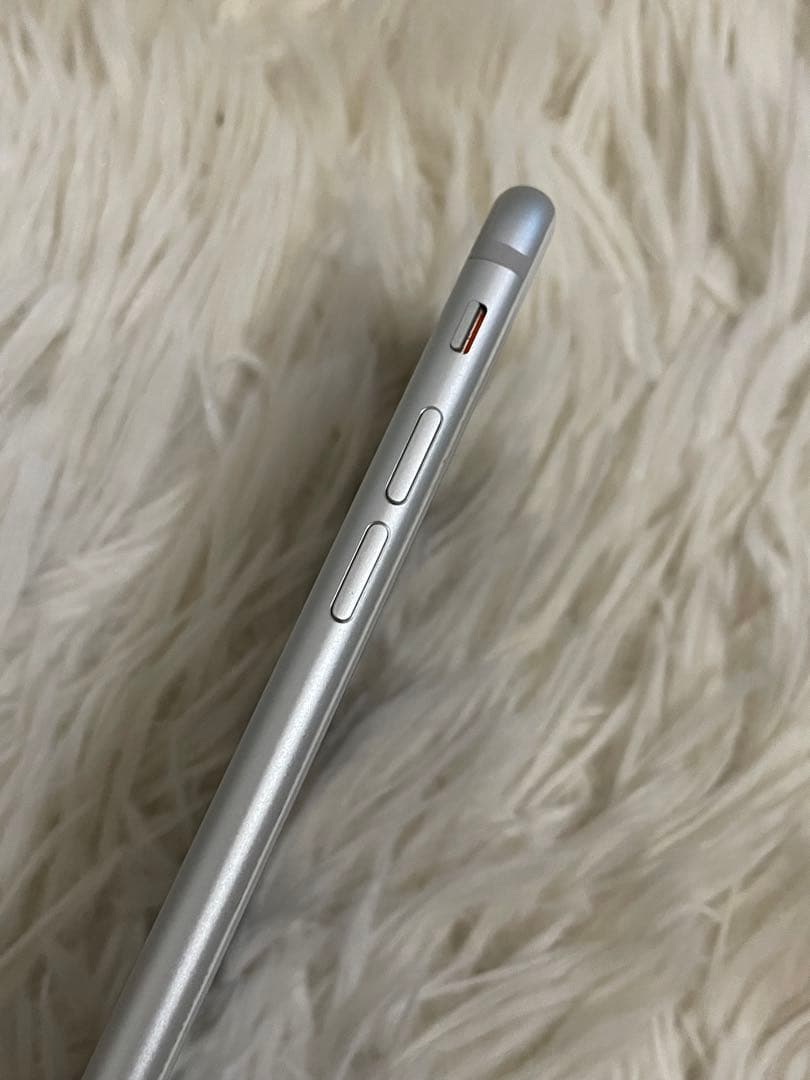 iPhone7 128GB シルバー SIMフリー