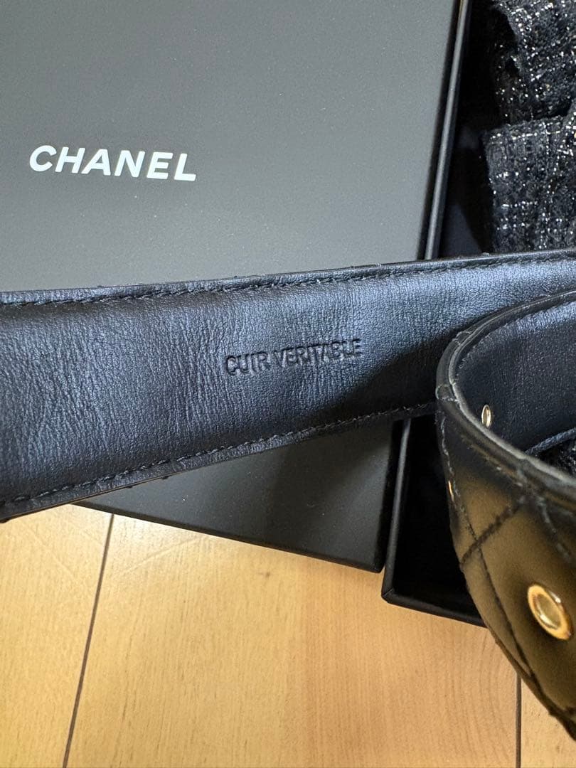CHANEL ブラックレザー ベルト キルティング CCロゴ