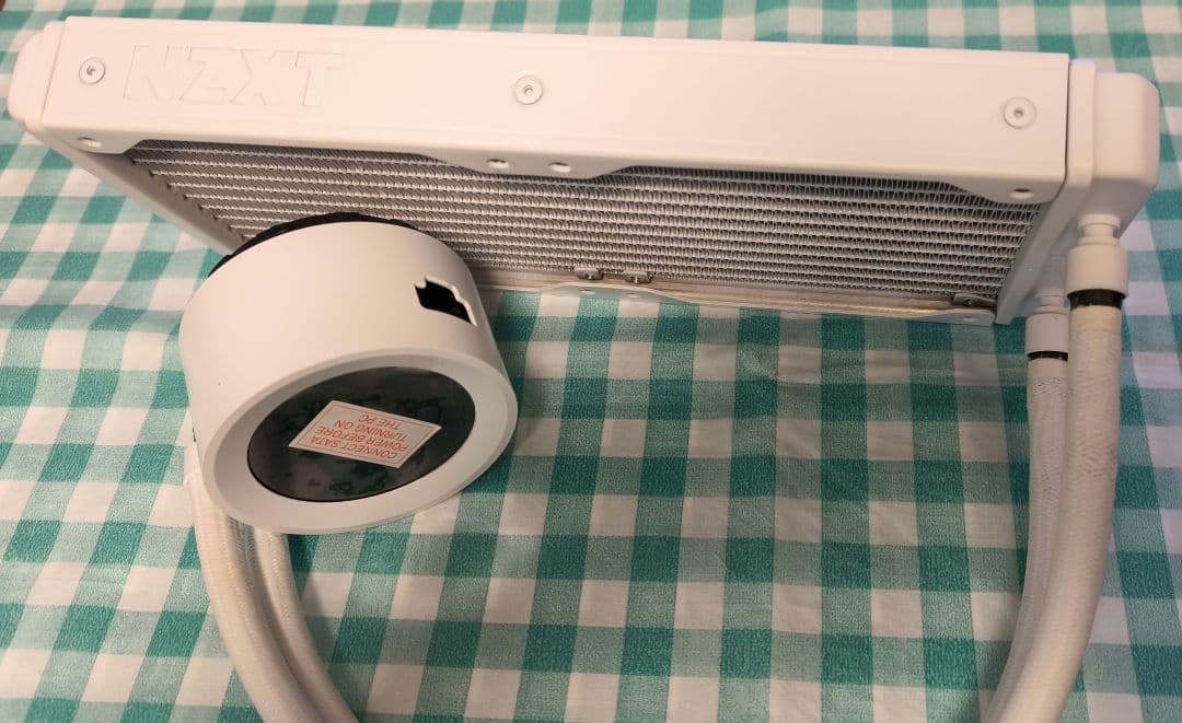 【ジャンク】NZXT KRAKEN ELITE 240 RGB。