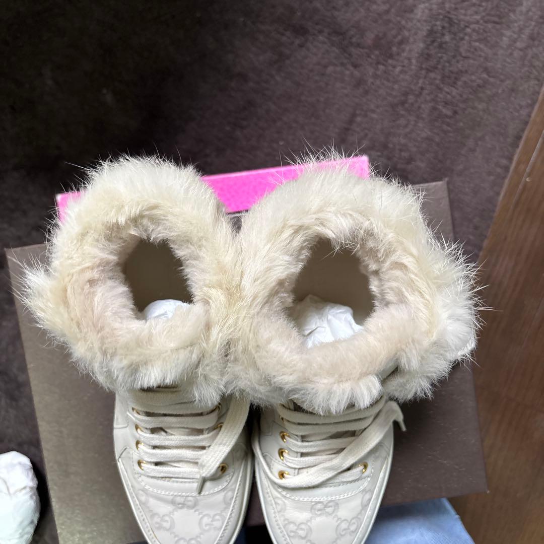 Gucci ファー付きハイカットスニーカー