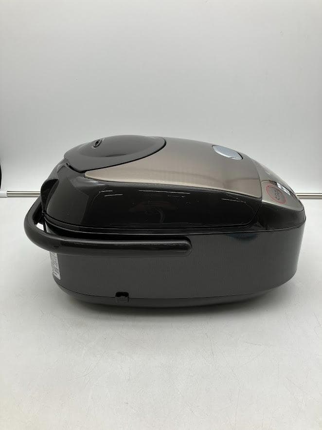 【美品】象印 炊飯器　5.5合炊き　 NW-VT10 ブラック