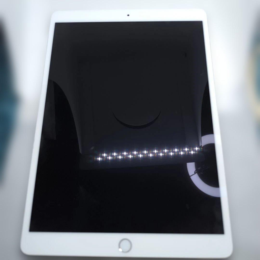 ま*こ様 iPad Air第3世代/64GBWi-Fi＋Cellularモデル