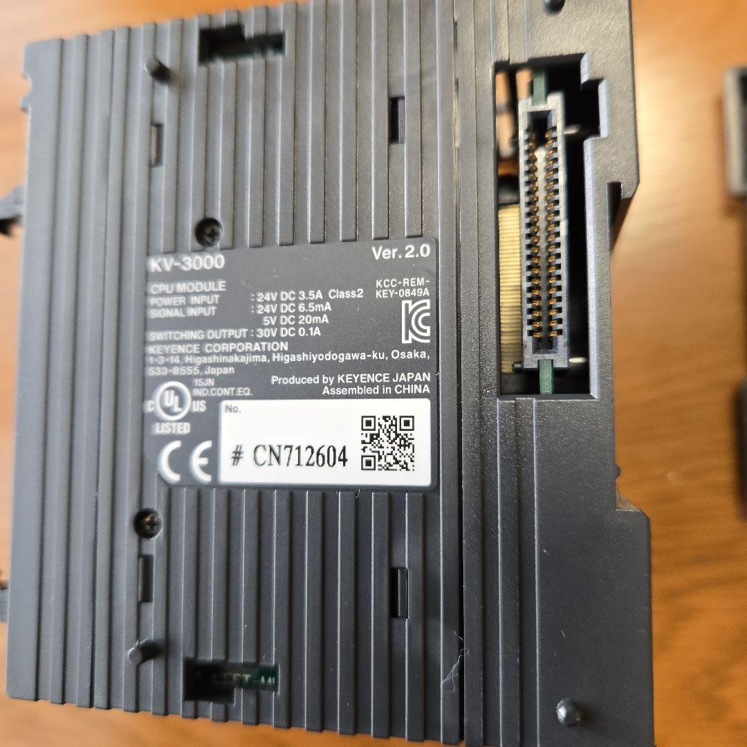 KEYENCE KV-3000 リアルタイムロジックコントローラー　DC24ｖ