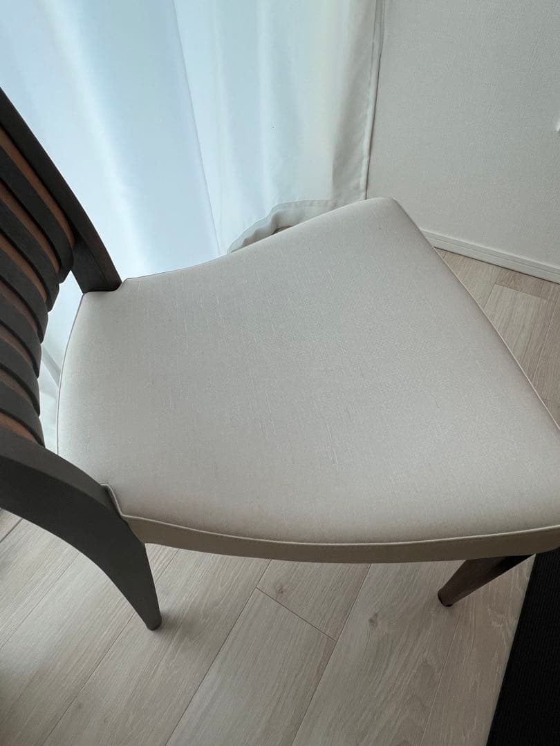 カリモク　モダン ダイニングチェア 1客