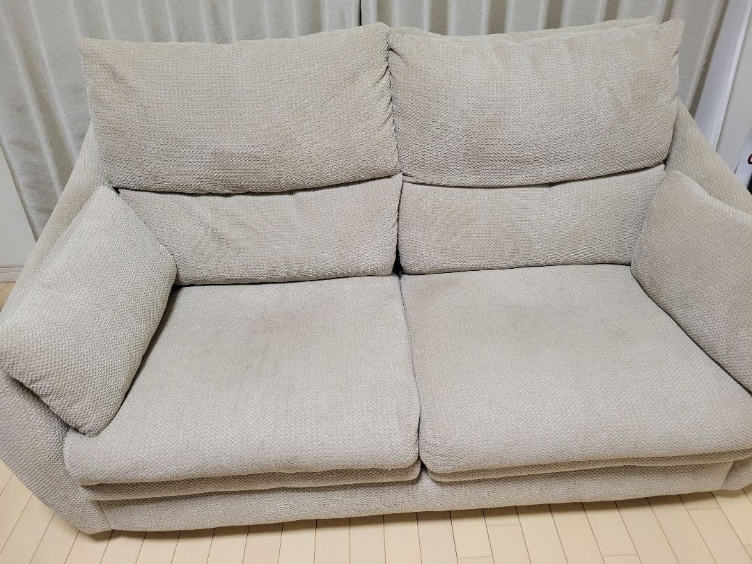 ベージュ2人掛けソファ　ニトリ