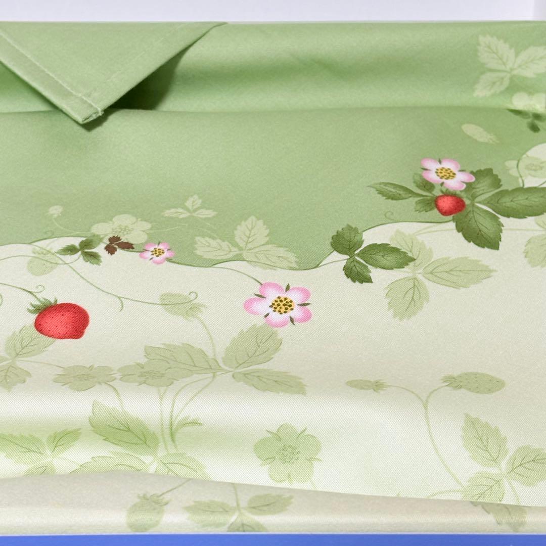 美品　 ウエッジウッド　インテリアクロス　ワイルドストロベリー