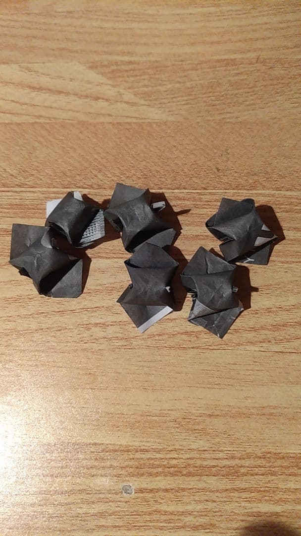 千羽鶴 (ブラック）