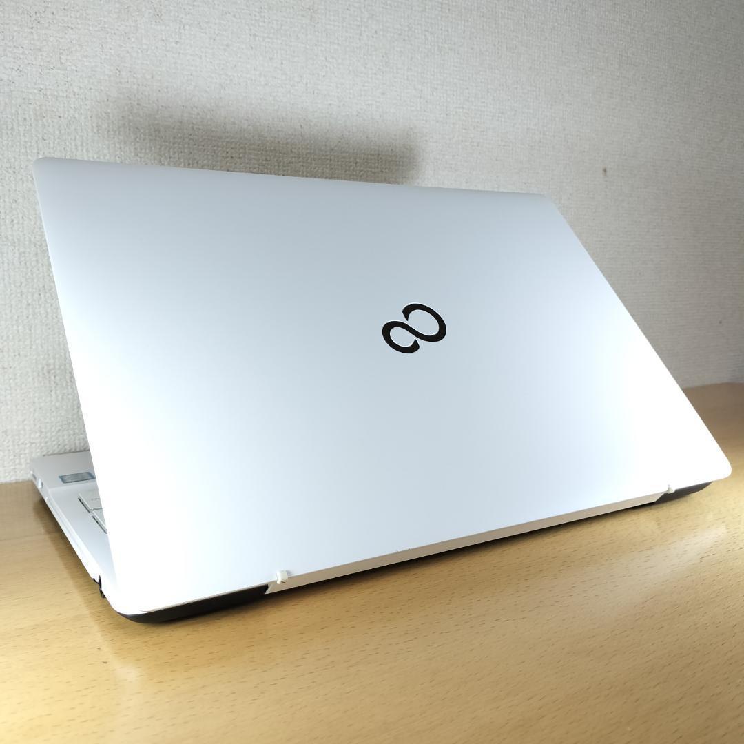 富士通 ノートパソコン Corei7 Windows11 SSD メモリ16GB