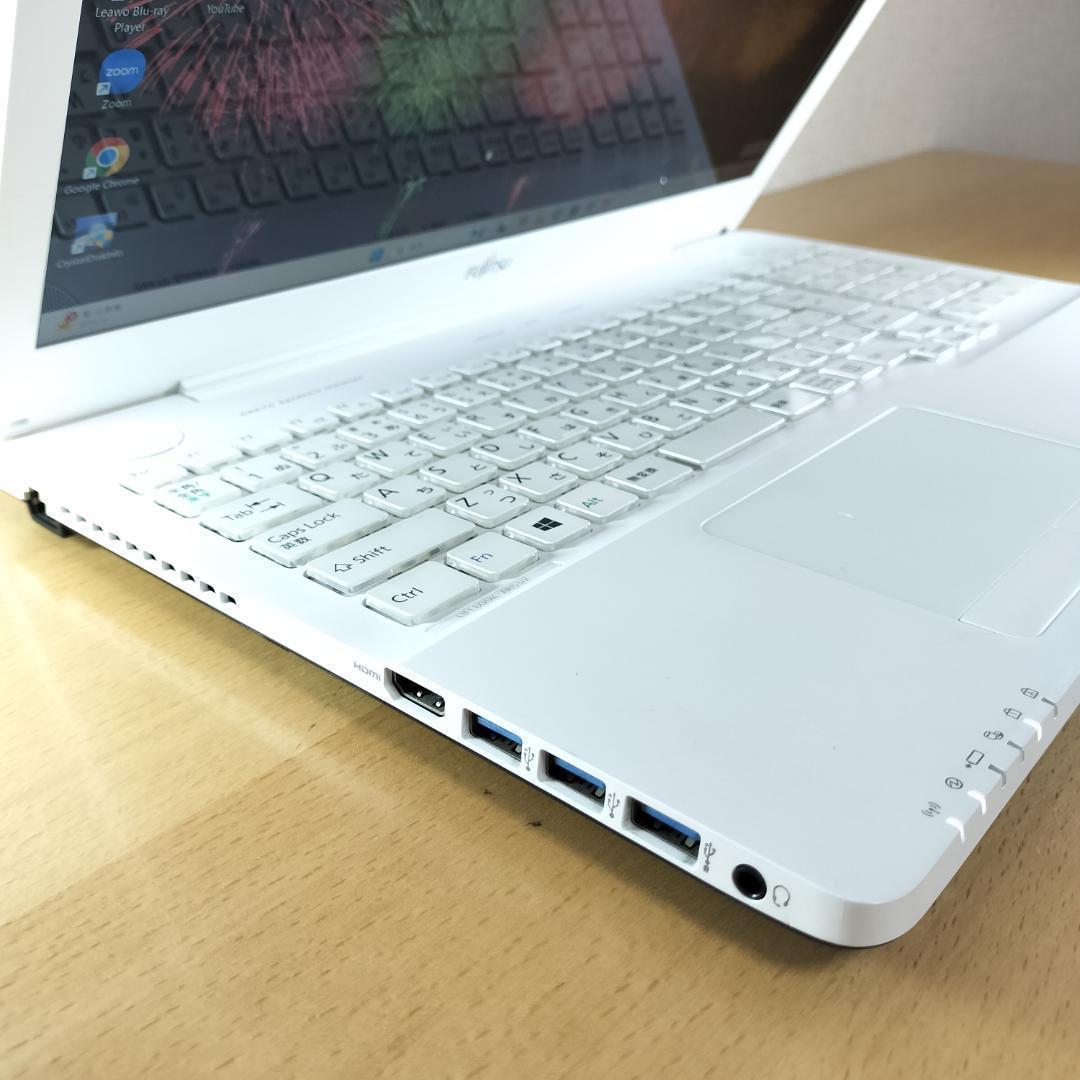 富士通 ノートパソコン Corei7 Windows11 SSD メモリ16GB