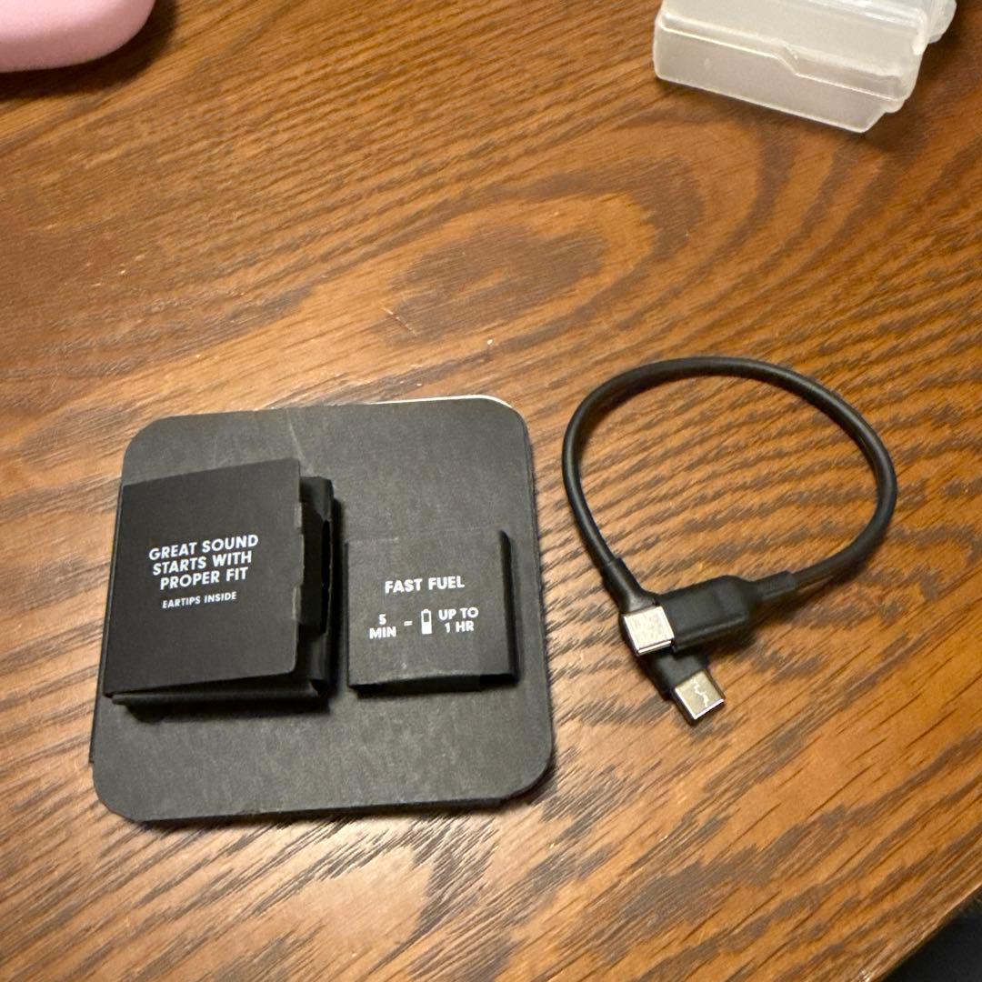 Beats Studio Buds限定ピンクモデル