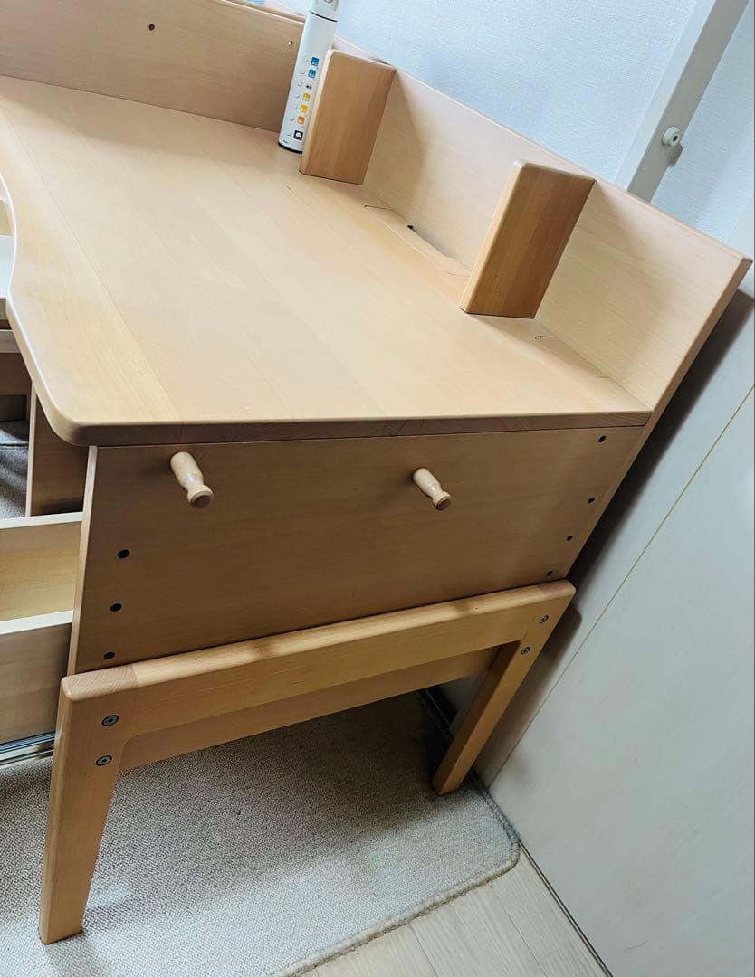 カリモク x ベネッセ 学びデスク まん中タイプ100