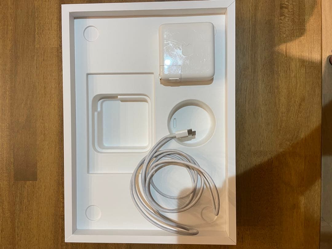 【美品】MacBook Pro 16GB corei5 256GB